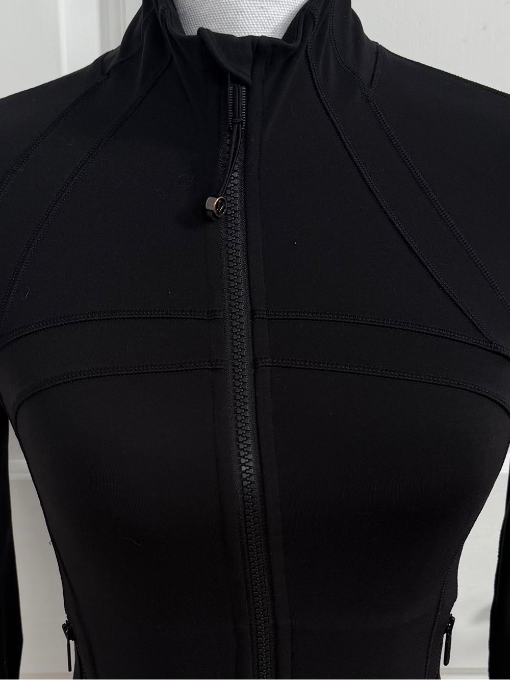 Lululemon Define Cropped Jacket - Picture 3 of 9